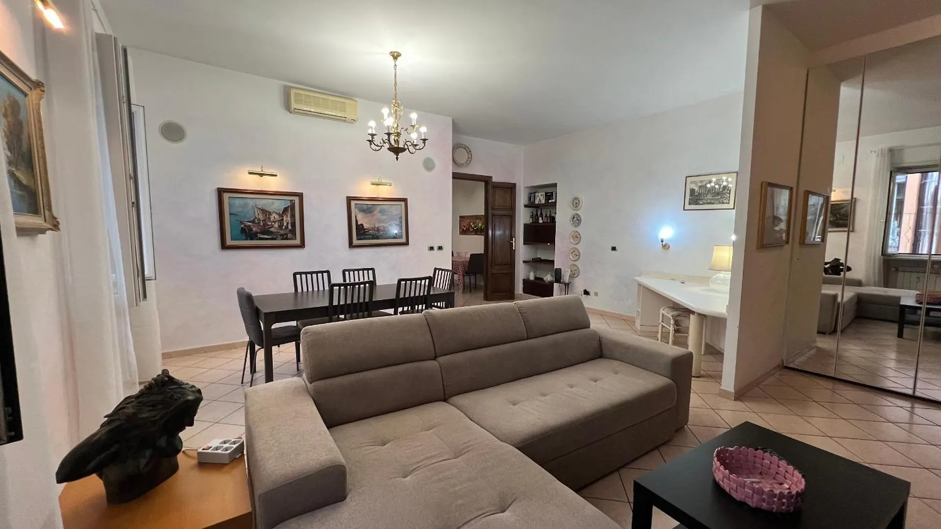 Apartment --Colosseum 15 Min-- Trastevere, Free Wi-Fi & A-C Italy