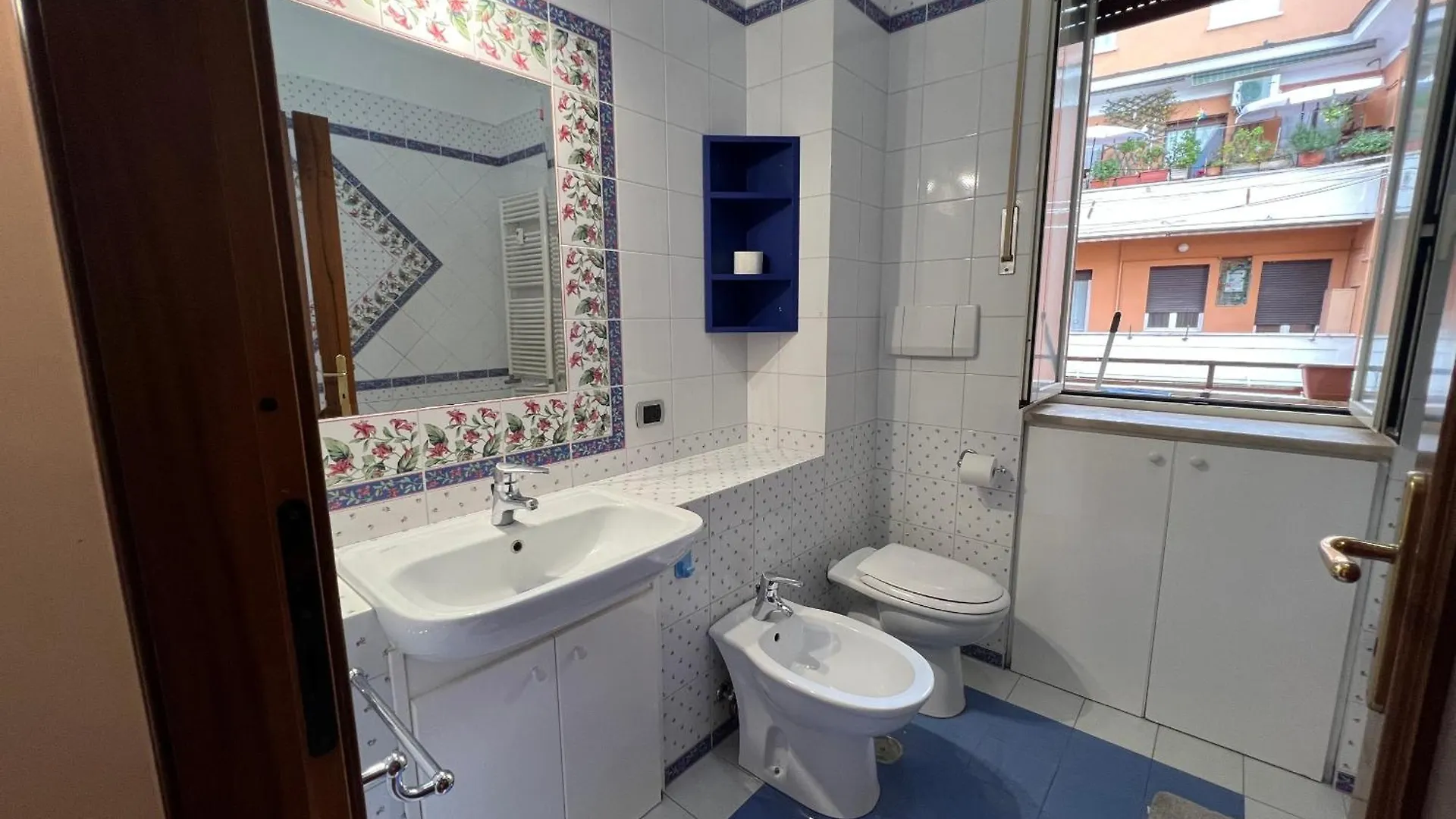 Apartment --Colosseum 15 Min-- Trastevere, Free Wi-Fi & A-C