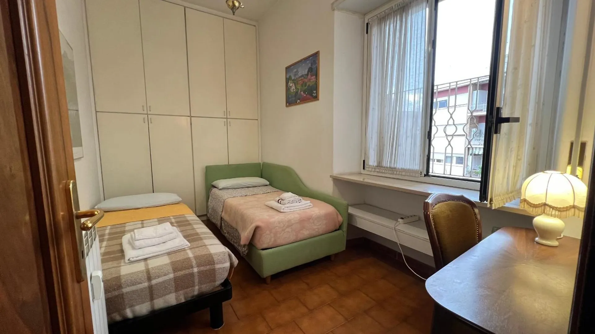 --Colosseum 15 Min-- Trastevere, Free Wi-Fi & A-C 0*, Rome Italy